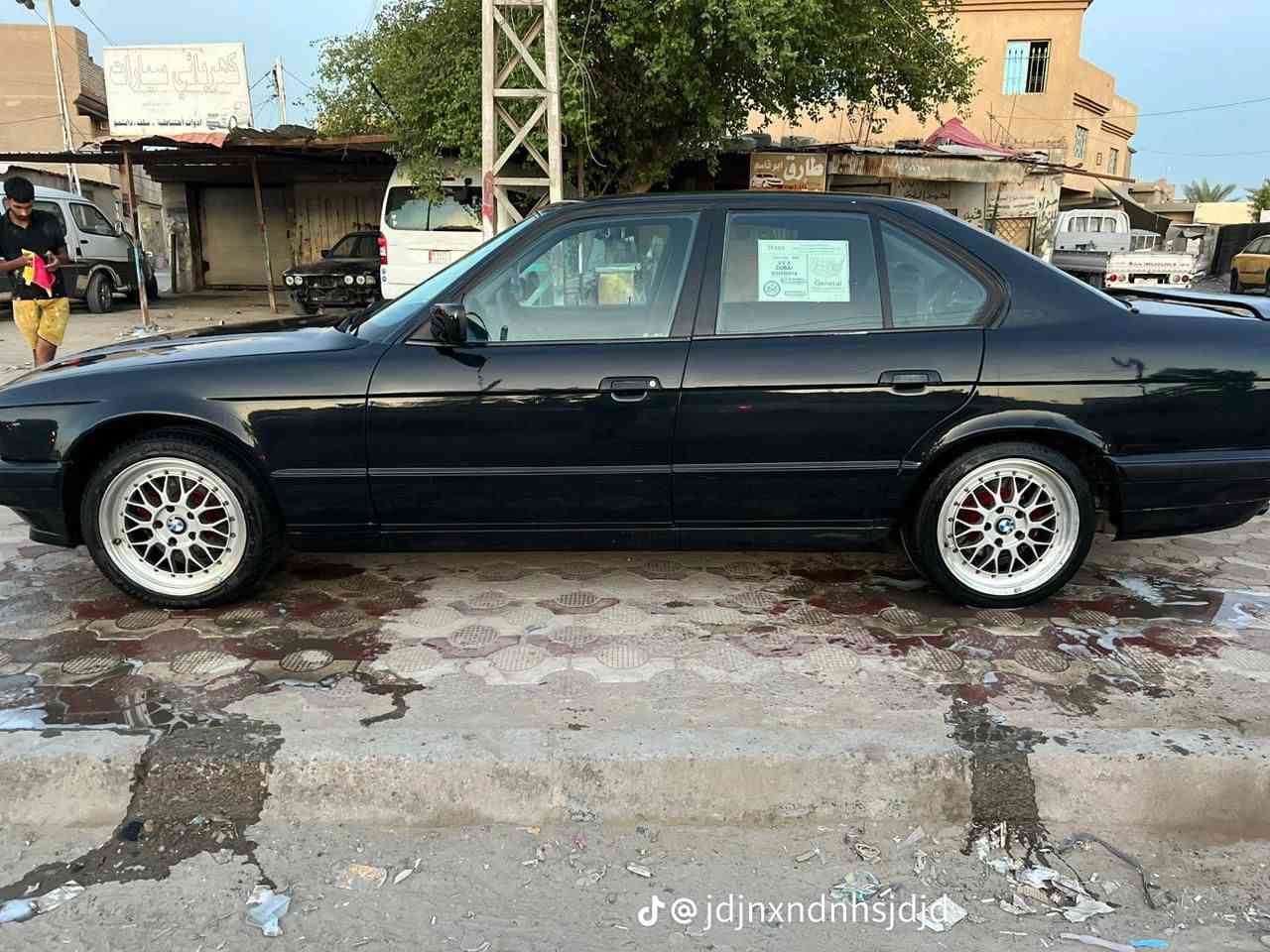 525للبيع مستعجل  لون اسود مصبوغه عام  مكينه وكير بسلفون  تبريد وغرفه لك رقم بغداد شرط تحويل  سعر ٤٥ وبيها مجال حك جيه   مكاني ديوانيه *********** 
***********
