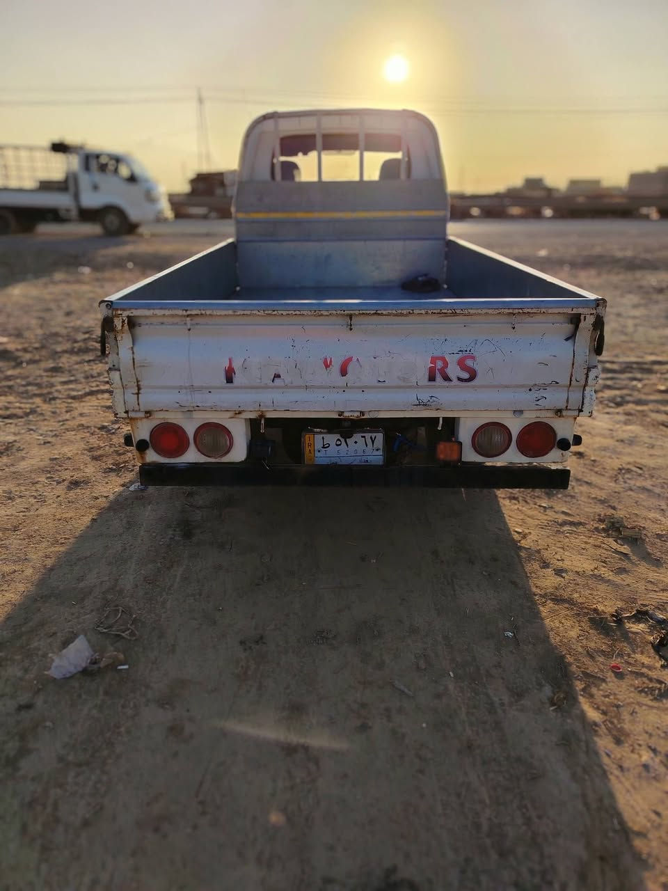 للبيع كية حمل موديل ١١ محدثة ٢٤ السياره رقم بغداد انكليزي باقي بس استلام//
اكفل كير
ومحرك
وشاصي
قماره بيها ضربة بصفحه سايق يعني ابيع قماره ما مكفوله
تخم تاير جدد العالي مو ناصي 
شاشة لمس
سلف جديد
باتري جديد
داينمو جديد
باور جديد
هواي تفاصيل بيها...

السعر ٩٠ وبيها مجال مكاني بغداد المدائن ناحية الوحده قرب مجمع بسماية...

***********
