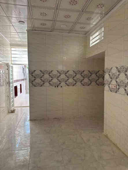 ياالله 

يوجد لدينا بيت للبيع حي ميسان قطاع 23 قريب شارع الجامع مساحه 100متر يحتوي على غرفه وصاله واستقبال ومطبخ وصحيات صب كونكريت ارضيه بورسلين جدران سيراميك سقوف سي إن سي السعر المطلوب 

 106مليون قابل للتفاوض 

للاستفسار والمعلومات الاتصال بنا ع الارقام التاليه 

***********

***********

***********

او مراجعه مكتب ألروان للوساطه العقاريه والمقاولات العامه 

عنوان المكتب حي ميسان ع الشريط قرب صيدليه الشراع 

عندك بيت عرصه للبيع راسلنه وات ساب
