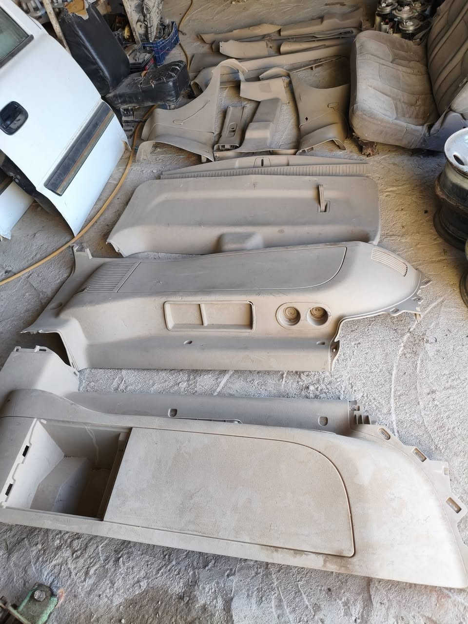 سلام عليكم غراض يوكن فحل تفصيخ لبيع العنوان السماوه قظاء الرميثه رقمي تصال او واتساب*********** يوجد توصيل جميع محافظات العراق 🚛🚛
