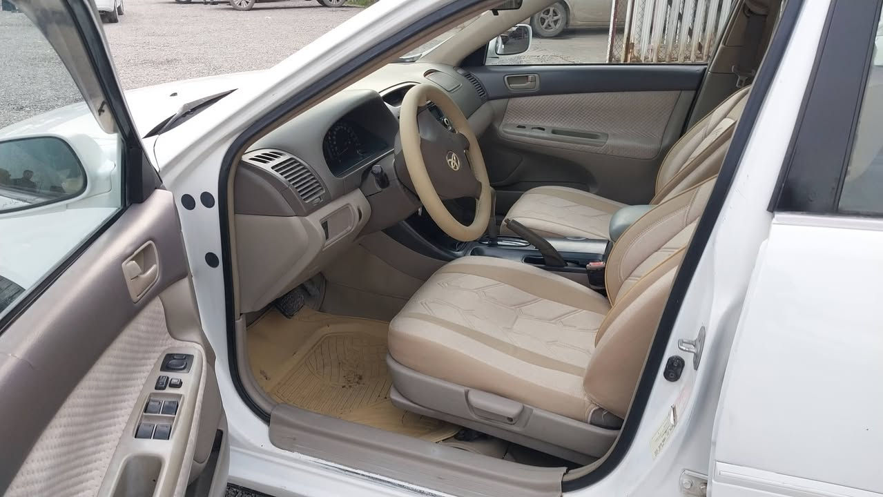 سلام عليكم.      السعر 85 وبيها مجال
تويوتا كامري خليجي 
موديل 2004 ياباني اصل 
صبغ بيها مكانات ابيع حزام بدون دواخل او ضربه
محرك 6 سلندر والكير اوتو بحالة الشركه
صدر امامي خلفي جديد وطخم تايرات جديد
دوشمه جديده كهربائياتها كلها شغاله 
رقم اربيل  بسمي 
سنويه ورقم وهزه مجدد لحد 2031
عنوان موصل برطله 
رقم الهاتف ***********/***********
