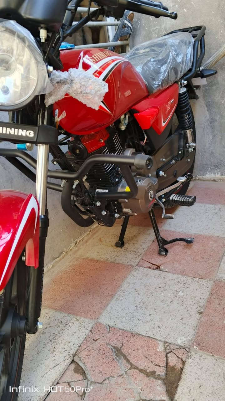 السلام عليكم بوكسر  شاينك جديده ماشيه  190 صار 15 يوم من ماخذه بعدهي جديده موديل 2026 مثل ماموضح بلصور السعر 900 وبيه مجال واتساب *********** متواجد الي مو شراي لايتعبني وتعبه دراجه زيرو
