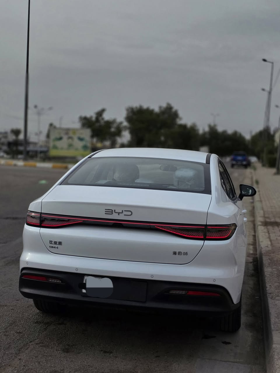 السيلللل الشكللل الجديد  ٢٠٢٥ شكل ٢٠٢٦ 
زيرو بدون ارقام 
كامل  مكمل
🔥  سيل 5 الأصدار الحديث  (Seal 5) – موديل 2025 🔥
السعر: 18.900.000 دينار عراقي  وبي مجال 

🌟 أبرز المواصفات والإضافات الحصرية:
• مدى كهربائي فائق: السيارة تمشي ما يصل إلى 120 كيلو متر على الكهرباء فقط!
• شحن مرن: مزودة بـ منفذين شحن (سريع وبطيء).
• خزان وقود ضخم: سعة 65 لتر لرحلات طويلة بدون توقف.
• تحكم عصري: مزودة بـ گير تعليك.

🔋 المحرك والتقنيات الأساسية:
• محرك 1500cc اقتصادي (Hybrid + Electric + Petrol)
• تبريد أمامي وخلفي (قطعتين)
• بصمة + كارت دخول ذكي
• شاشة وسطية
• كاميرا خلفية
• حساس خلفي

💡 الإضاءة والتصميم:
• لايت زنون
• بك لايت LED
• ويل أسود
• داخل جلد لون أبيض
• تحكم مقود من الجانبين

📍 العنوان  بغداد  -حي الجهاد✅️
رقم الهاتف :  ***********
