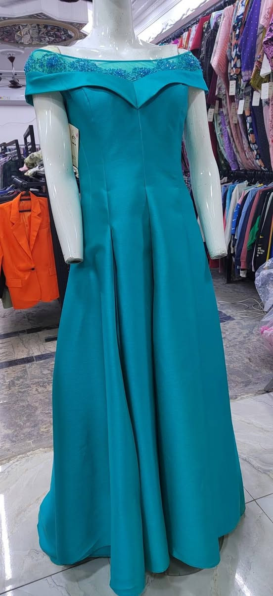 نموذج من الدراعات والفساتين داخل المجمع 
اوقات الدوام من 11 صباحا ولغاية 11 مساءا


**إذا كنت صاحب هذا الإعلان وتريد حذفه لأي سبب، رجاءا أرسل رسالة إلى الدعم الفني**