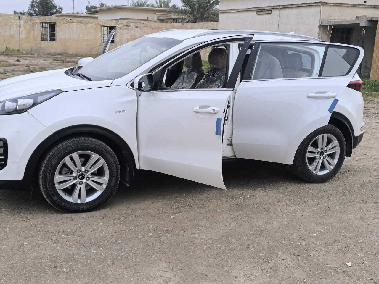 سيارة سبورتج وارد ابيض موديل2018 رقم بغدادالسونار موجود. بالمنشور جاهزة من كلشي السعر  160 المكان بعقوبة  اتصال *********** بيه واتس
