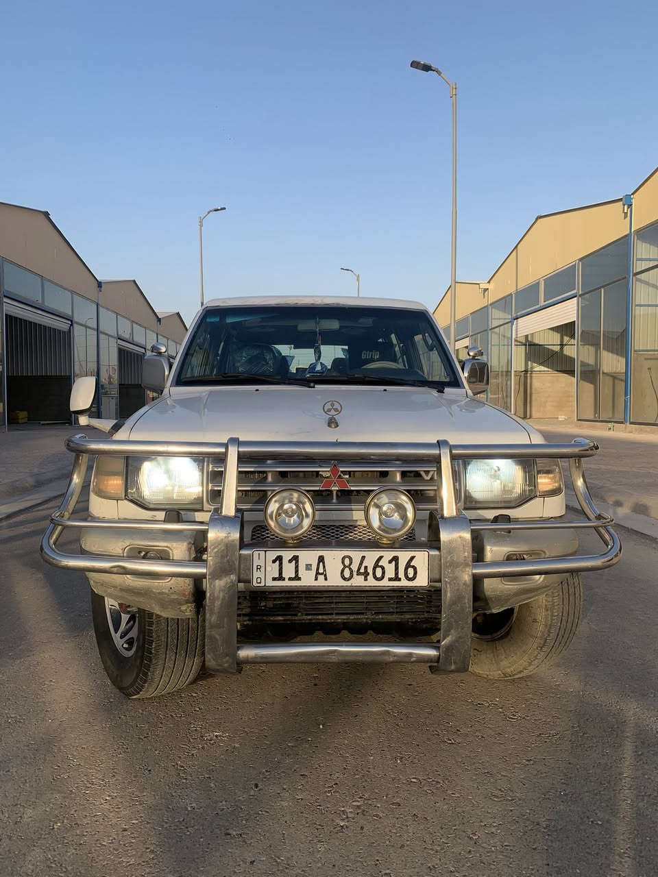 باجيرو مديل 2000 #كفاله_عامه سياره بلكارتون
مكينه 3000 بلاديه.      #رقم_بغداد_تحويل_ثاني_يوم

تبريد بس فان #مراوس_حسب_القناعه

غرفه جديده حداديه جديده كهربائيات شغاله من الدعاميه للدعامي حتى سلايد روف شغال سعرها 68$ وبيها مجال بسيط 

 رقمي ***********      #عنواني بغداد المعامل بلعماري
