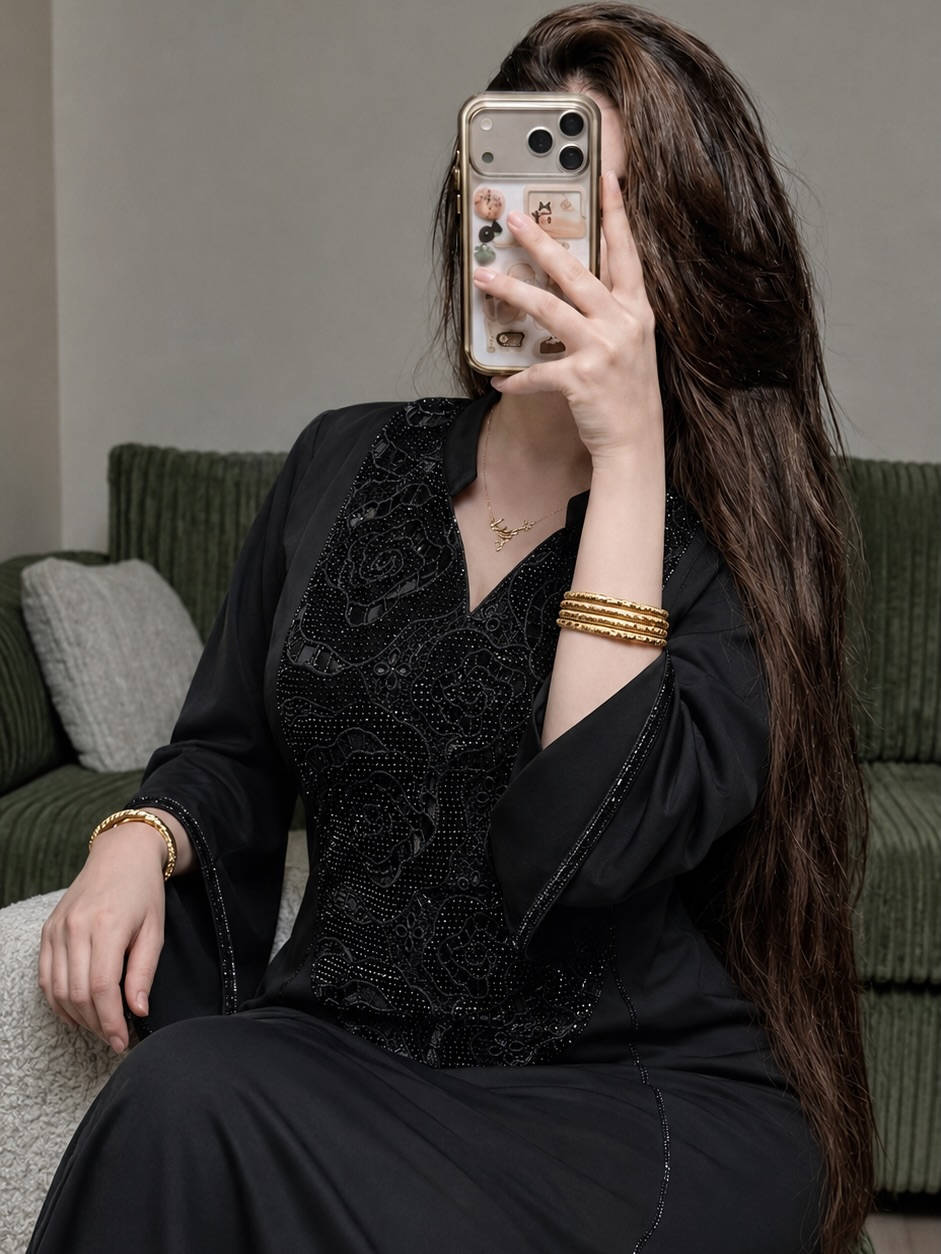 ✨ فخامة الأسود تكتمل بالتفاصيل ✨تألقي بإطلالة ساحرة ومريحة مع هذا الدراعة على شكل فستان مخصر الأنيق من تشكيلة لانجري الكواكب 
ومن أرقى الخامات الكويتية الأصلية 
 اللون: سواد فاحم ملكي يخطف الأنظار.
📏 القياسات المتوفرة : 38_40_42_44_46
M_L_XL_2XL_XL

السعر 50 الف 
📥 للحجز والاستفسار:
راسلينا على الخاص أو اتصلي بنا: ***********

🚚 التوصيل: داخل الكوت مجاني
 المحافظات: 5,000 دينار 
مدة التوصيل خلال 24 ساعة 

العنوان: كوت - شارع الهورة - مجمع الساعة الطبي
