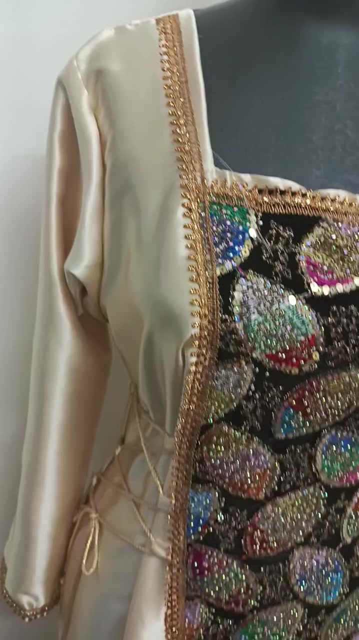 قياس من L XL XxL 
 توصيل بسمايه الف


**إذا كنت صاحب هذا الإعلان وتريد حذفه لأي سبب، رجاءا أرسل رسالة إلى الدعم الفني**