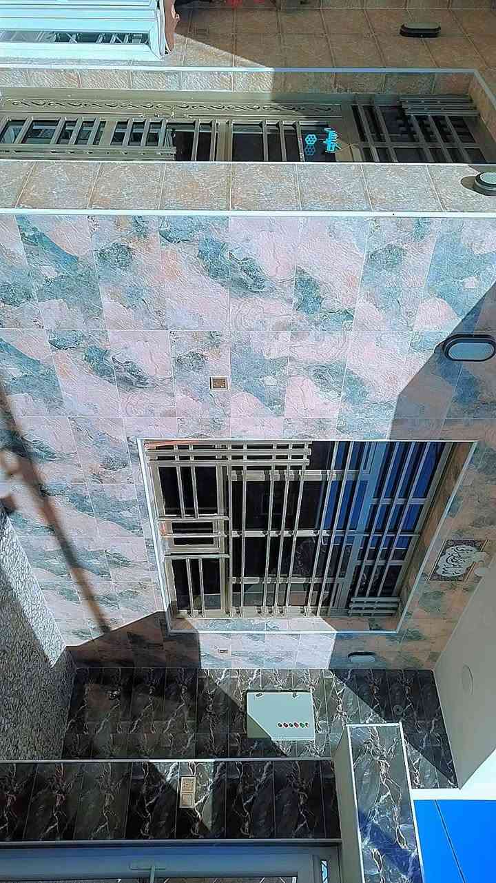 بيت مساحه 200م بناء درجه اولئ سنه 26 عقد زراعي في منطقة اسويب قريه البعامر بيت اجعاري قرب البياع السعر 190 معلومات وتفاصيل أكثر اتصال ***********
