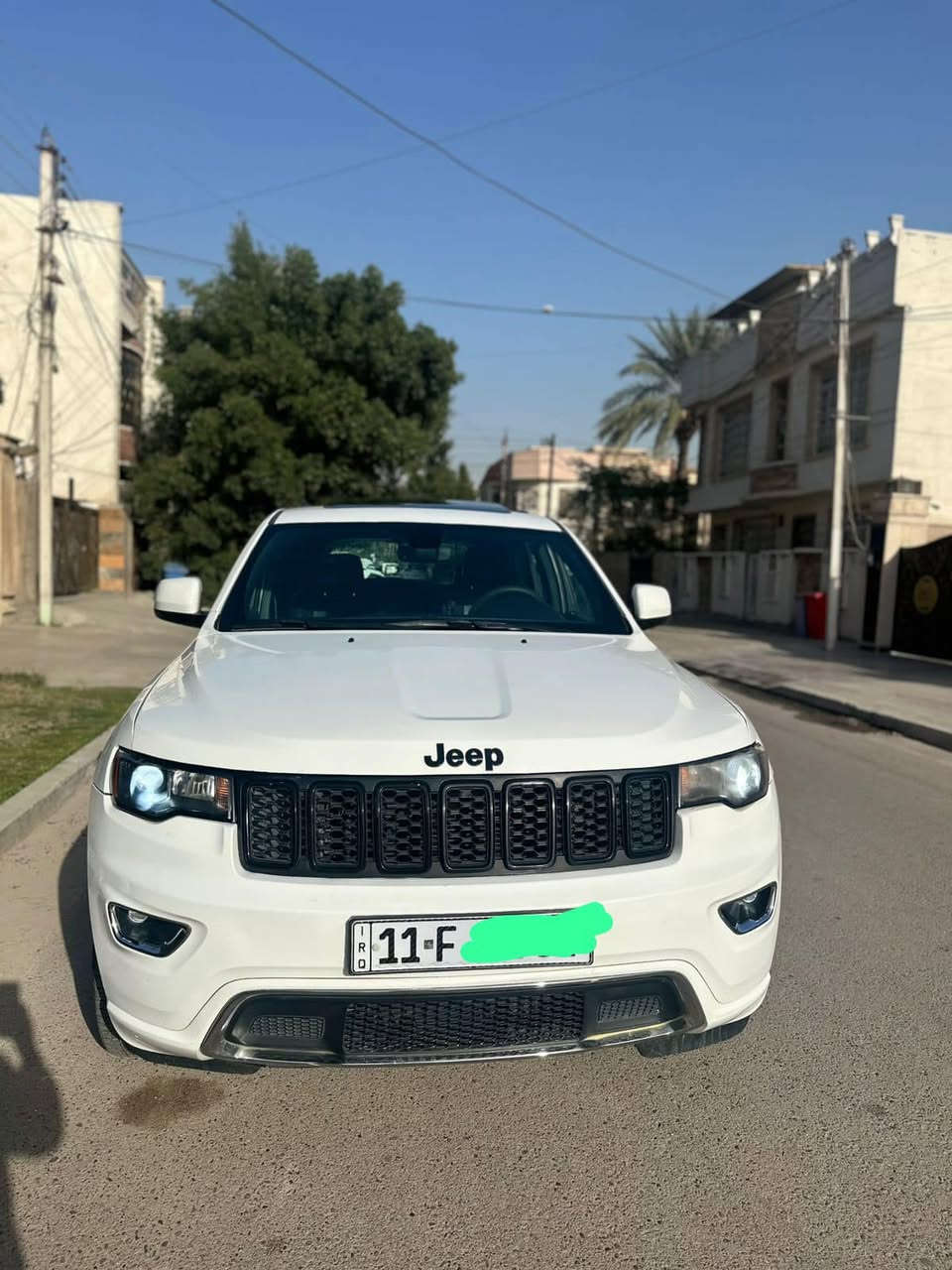 جيب بلاك توب 2019 
حادث خفيف 
ممشى قليل 
كير ومحرك وشاصي كفاله عامه 
فول مواصفات 
فتحه 
شاشه كبيره 
كامره دواره 
فور ويل 
تشغيل عن بعد 
صبغ بنيد وجزء من الجاملغ 
الدواخل مكفوله 
السعر 245 ورقه 
العنوان بغداد / السيديه 
***********
