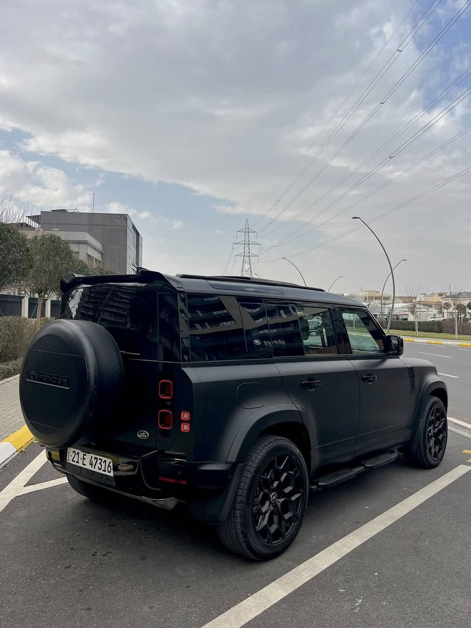 ديفندر ١١٠ x-dynamic
موديل ٢٠٢٣ وارد أوروبا ضمان إنتربول
٦ سلندر تيربو ارغب محرك  
ماشي ٥٤ ألف كم 
كلين تايتل بدون بارد و صبخ 
جكات و شاشة جبيرة كشنات بارد و تدفئة و هواي مواصفات جناي الديفندر يعرفوها 
سيارة حلوة جديدة مكفول كفالة عامة 
سعر ٦٨.٠٠٠$ و مجال بسيط ماكو هيج سعر اتحدا بهيج مواصفات و خير علا الي يجنيها. 
سيارة باسمي تحويل و وكالة جاهزة مكان السيارة سليمانية.
واتساب: ***********
تلفون : ***********
