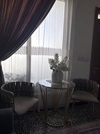 ميز و٢ كرسي • جديد
