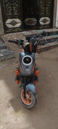 دراجة X900 شحن للبيع السعر 550 وبي مجال للاتصال07729499181