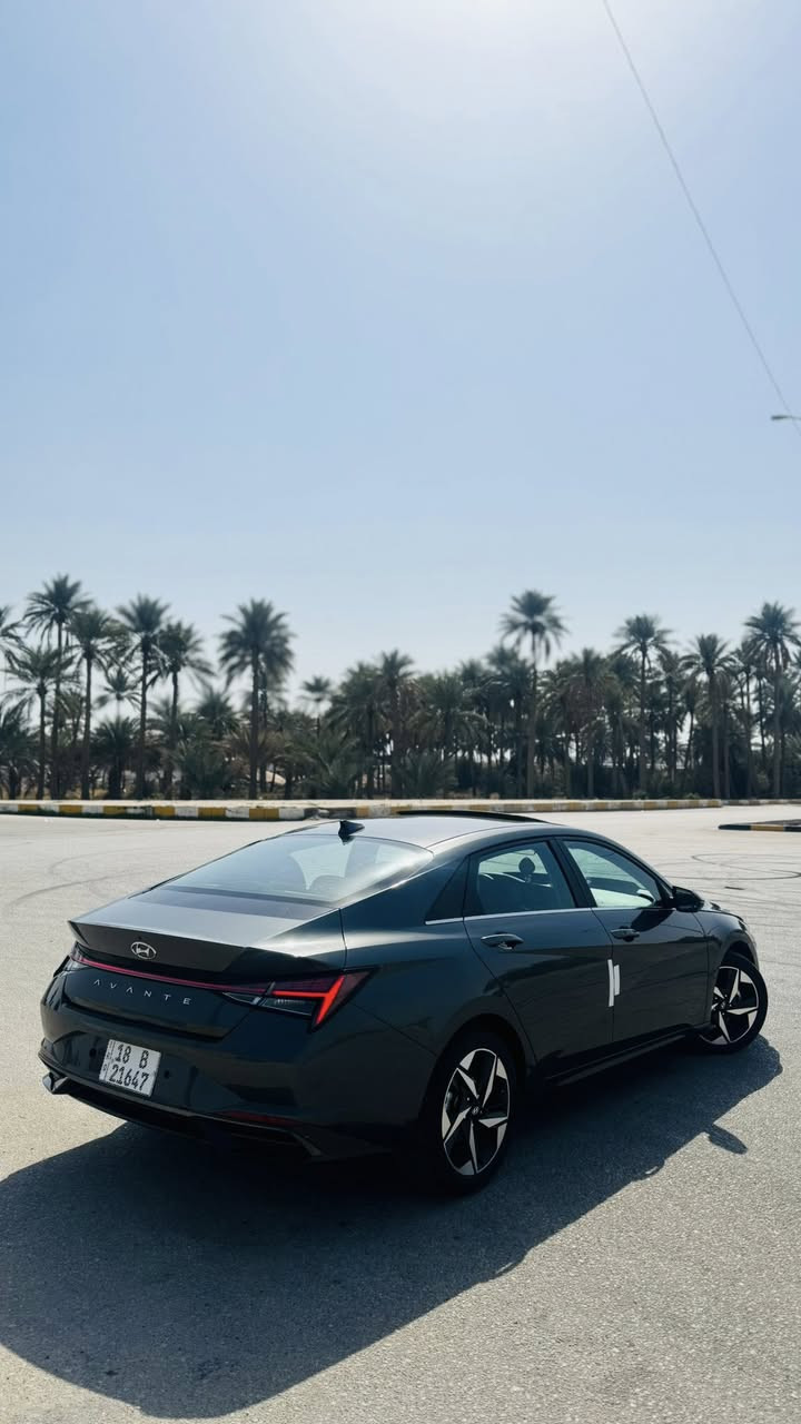 هيونداي النترا 2023 وارد — فئة Limited (لمتد) فل كامل
اللون: زيتوني 

🔹 المواصفات:
 • محرك 2.0L 
 • شاشة وسطية كبيرة 10.25 إنج
 • شاشة عدادات ديجيتال كاملة
 • نظام Apple CarPlay & Android Auto
 • كاميرا خلفية + حساسات خلفية
 • بصمة تشغيل ودخول ذكي 
 • فتحة سقف
 • كراسي جلد أصلية
 • تحكم كهربائي بمقعد السائق
 • دفئة مقاعد 
 • شحن لاسلكي
 • مثبت سرعة ذكي
 • نظام المحافظة على المسار
 • تحذير النقطة العمياء
 • اوتو هولد +هاند بريك دكمه
 • اضاءهLEDمحيطي داخل السياره ب75لون
 • إضاءة LED أمامية وخلفية
    •.     تدفئه استيرن 
    •.     رادارات محيطيه

حادث السياره شبر من جاملغ وره السايق مع قبغ الجنطه تبديل نفس الون 
ماشيه30الف حقيقي قابل للزياده رقم بابل بسمي تحويل ثاني يوم مكان السيارة بابل مركز المدينه
لاستفسار اكثر
***********
