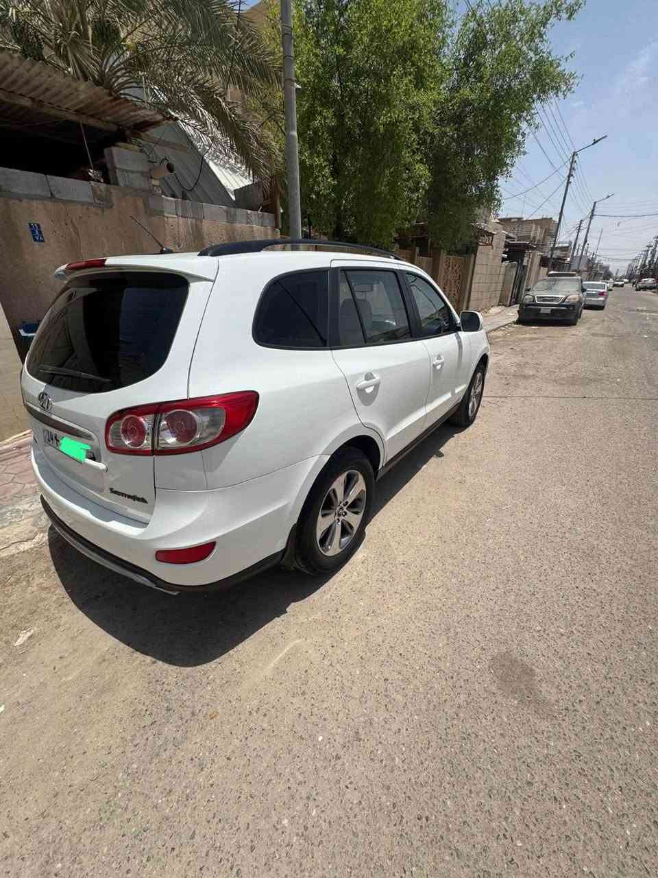 سياره سنتافي ٢٠١٢ 
وارد خليجي ٤ سلندر
٧ راكب رقم بصره
 باسمي السياره
السياره فول ما عدا البصمه
 تبريد ٣ قطع منضومه كامله جديده
السياره مجفته على ايدي مكاني البصره
بيها مكان خياس كلش قليل موضح بالصور
السعر ١٣٢ وبيها مجال
رقمي *********** البصرة, العراق

