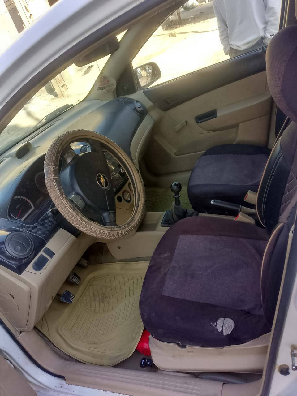 سلام عليكم افيو موديل عشره خصوصي نضيفه بسمي مشروع وطني سنه 28 محرك 1400مفتوح فقط مبدل جاملق تبريد فقط غاز باتري جديد سلف جديد عنواني بغداد شعله سلاميات رقم الهاتف ***********
