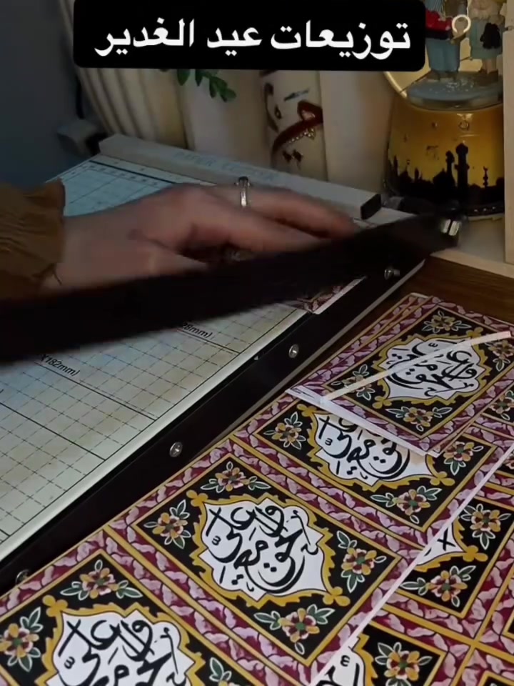 مفتوح الحجز ع كيكات وتوزيعات عيد الغدير
اسعار الكيك ١٠ .١٥.٢٠
الكارتات والتوزيعات هم ب اسعار تخبل
كل ١٠٠ كارت ب١٥ الف والأشكال هم حسب طلبكم
راسلوني خاص وتدللون


**إذا كنت صاحب هذا الإعلان وتريد حذفه لأي سبب، رجاءا أرسل رسالة إلى الدعم الفني**