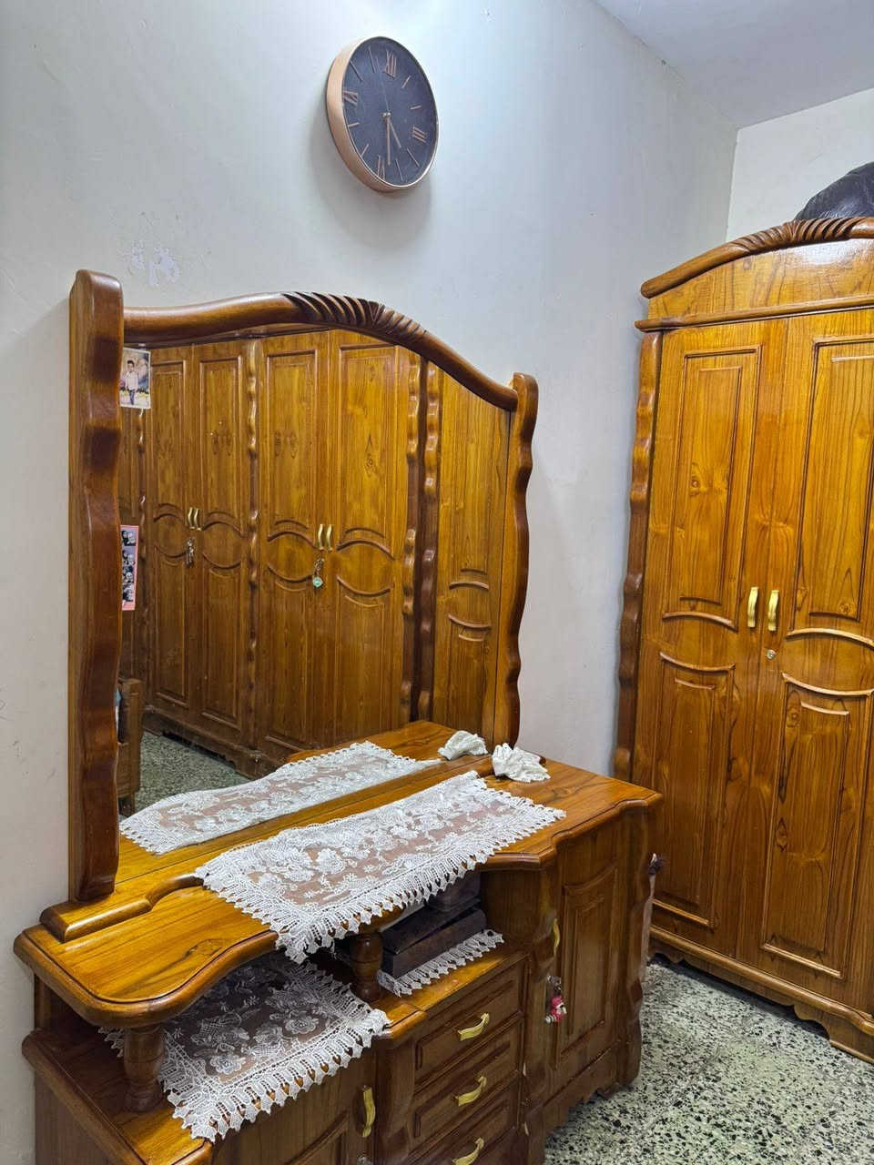 السلام عليكم
غرف صاج تفصال درجه اولى قبل 3 اشهر فصلتها ب3 ملاين و300 الف حته وصلها عندي 
الغرفه جديده منعى الكلمه وبالعافيه على ياخذها سعرها 2 مليون 500 بيها مجال بسيط العنوان بغداد الكرخ 
 واتساب ***********
غير متواجد على فيس
