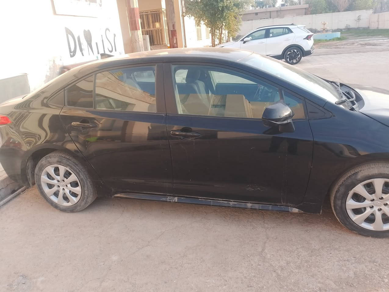 كورلا رقم ديالى معوقين ماشيه 23الف وارد امريكي le حادثه جاملغ الأيسر وبنيد وهنا نطخت وبدلت الباب السائق يعني ٣ قطع تبديل ايرباك طاك السعر 135 رقمي ***********
