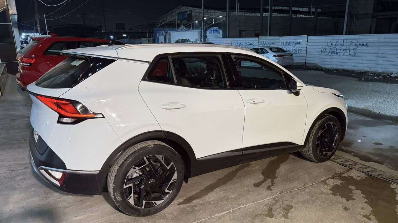 السلام عليكم 
سبورتج 2023 
خليجية 
وكالة الدولية
جديدة السيارة كلش 
ماشية 47 الف 
بيها شخطين صغار بل باب 
عل كد اصبع 
بصمة 
شاشة جبيرة 
ويل جبير 
كامرة 
محرك 2000 
قطعتين تبريد 
مري شفط 
ومعروفة مواصفاتها 

السعر :20،500 وبيها مجال بسيط 

***********
