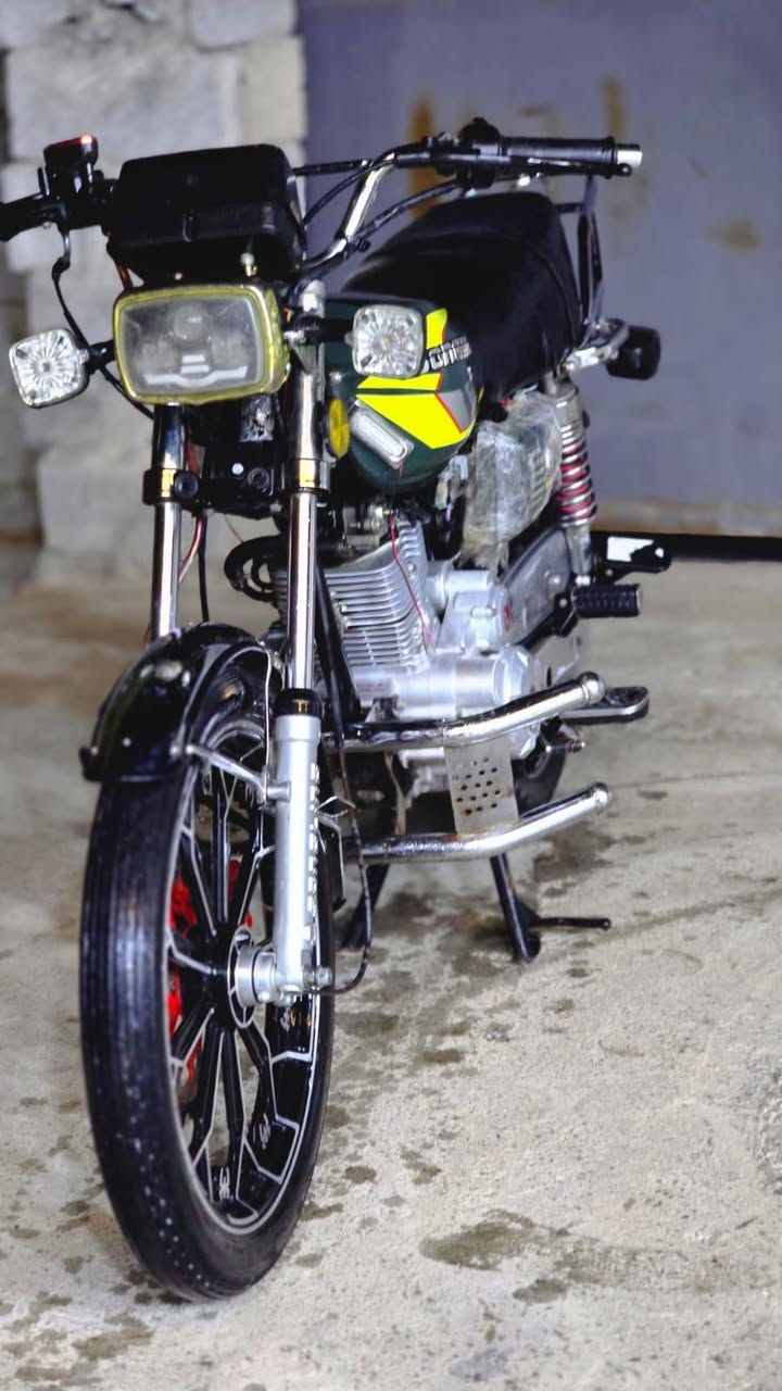 سلام عليكم
سيفان ٢٤ شغاله كامله من كلشي ديالئ الخالص تحويله سعر700وبيه مجال حك جيه رقم ***********
