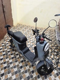 دراجه شحن ار ٩  للبيع التواصل ٠٧٨٠٦٥٩٨٦٣٧