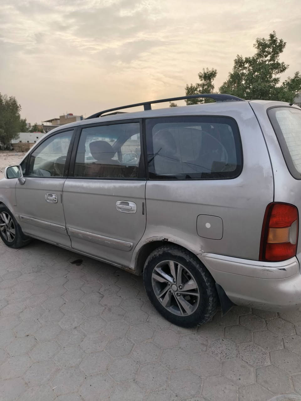 ‏هيونداي ترانجيت موديل 2004 رقم بغداد باسمي
‏
‏كير اوتوماتيك 6 سلندر
‏
‏الســـعر 65 وبيه مجال مكاني نجف 
‏للتواصل ***********
