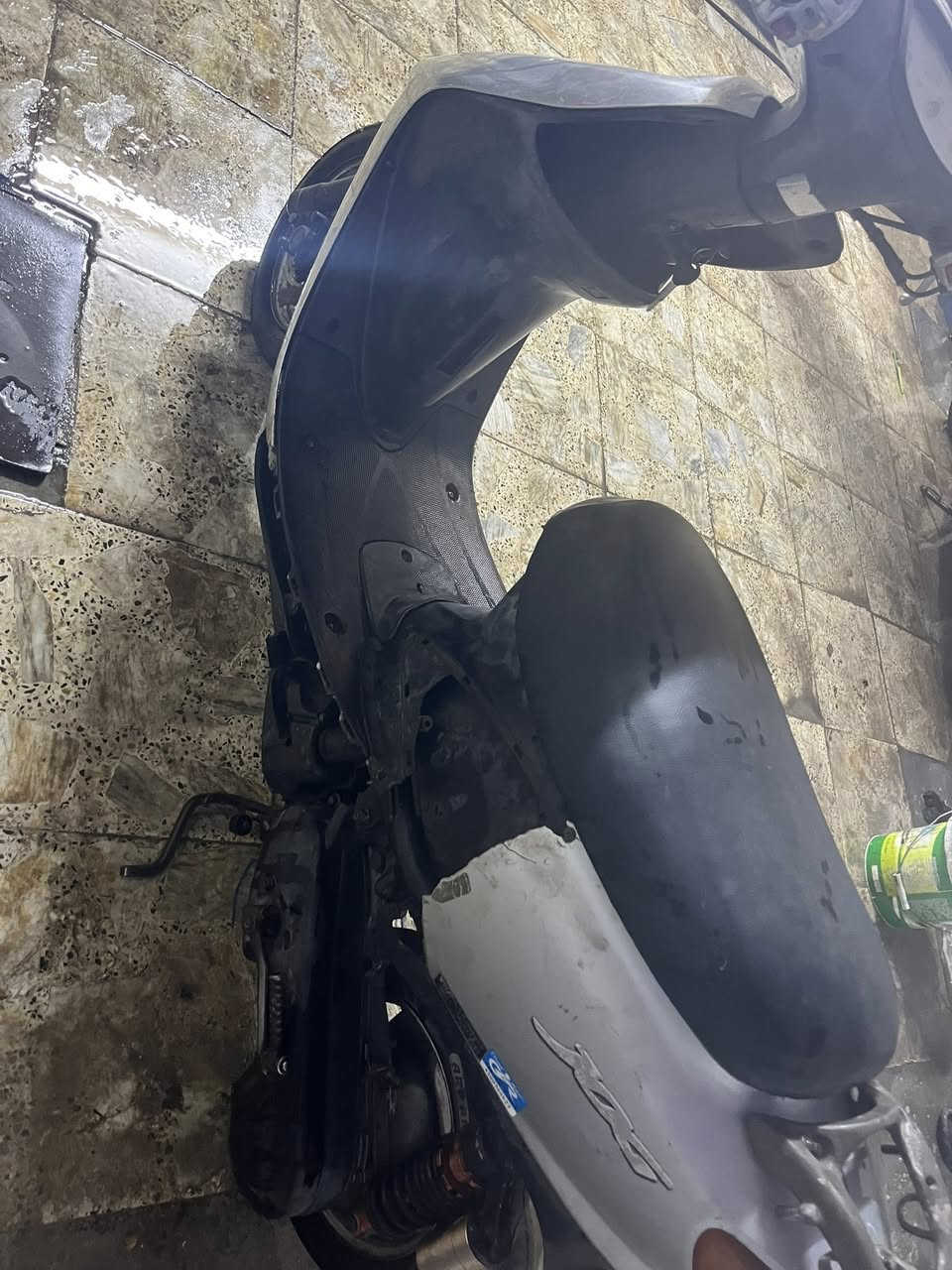 سلام عليكم دراجة 60 عصفوريه لبيع دراجة جاهزه سلف هندر دراجه بيها الكفر الصفح مكسوره منه قطعه شويه السعر 250 وبيها مجال المكان بغداد الشعب شارع صحه الرقم ***********
