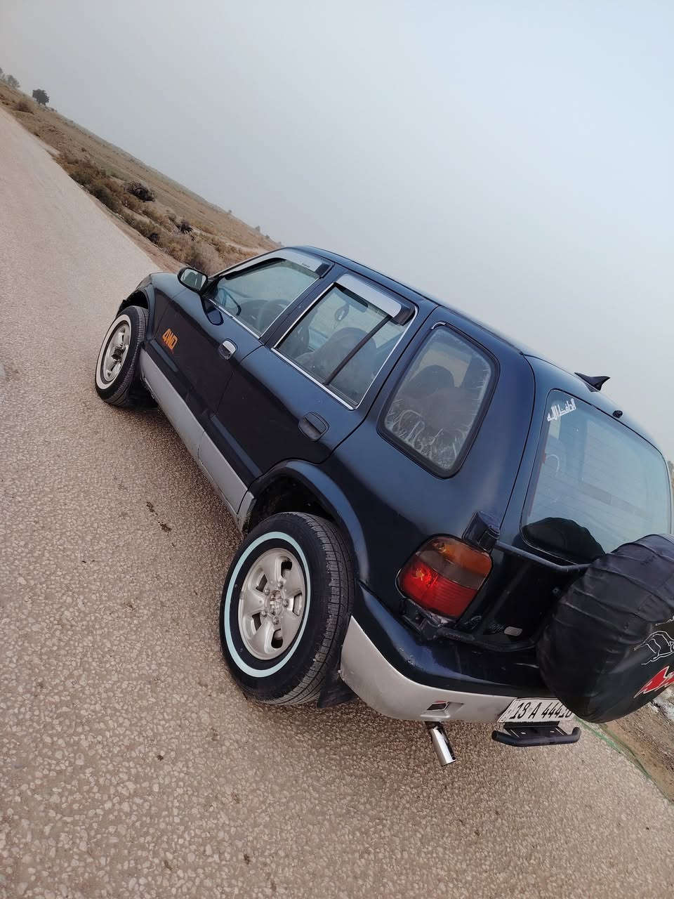 السلام عليكم سبورتج 93 مكينه وكير ونجي 6 سلندر رقم بابل وانكليزي سنويه ل 30 هزه جديده تخم تاير مسجل بلوتوث حداديه نضيفه كهربائيات كلها شغاله دوشمه جديده دواخلها نضيفه مكاني ديوانيه *********** السعر ٤٥ وبيها مجال
