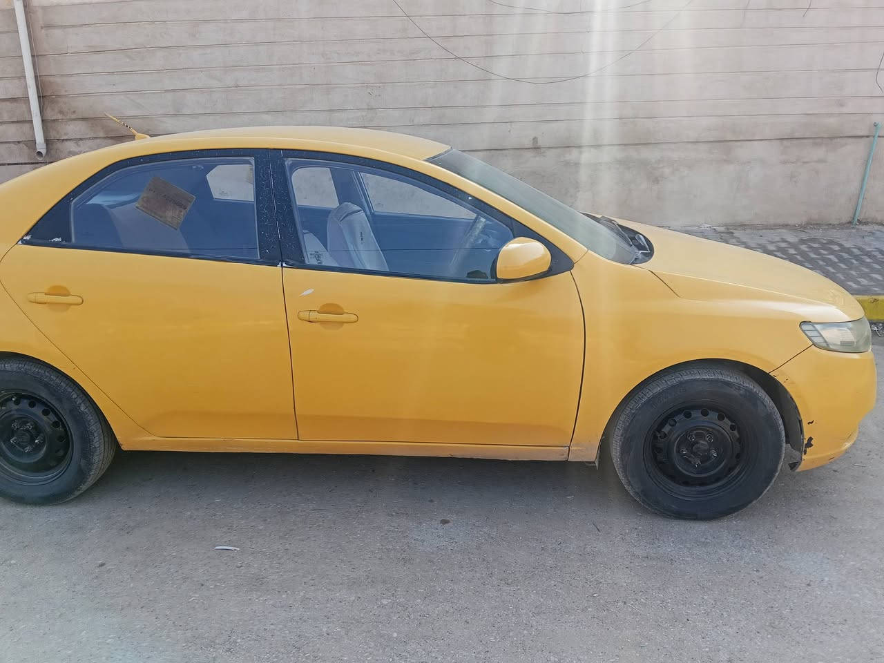 سيراتو 12 كير محرك خير من الله رقم واسط السعر 90 وبيها مجال مكان واسط رقم الهاتف ***********
