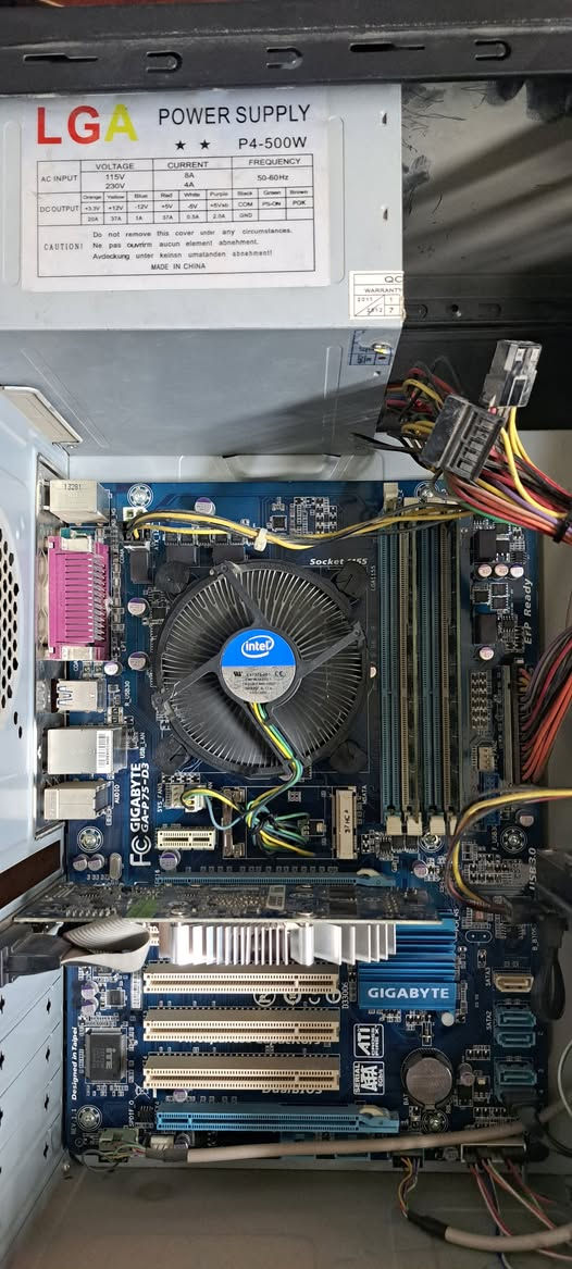 كيس تجميعه كوراي ٥ جيل ثالث

المعالج  Intel Core i5-3570

الرام -  ddr3 8 gb 

المذربورد  gigabyte p75

الهارد    - hdd 320 gb

كرت الشاشة  asus gt 240 1gb

سعر الكيس  50 الف 

رقمي ***********

بغداد -الحبيبية
