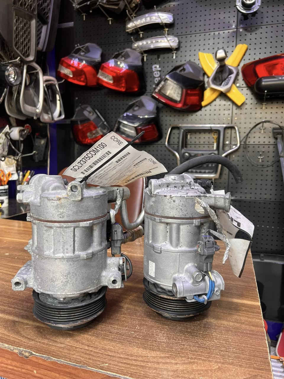 السلام عليكم ورحمة الله
كمبريسر تبريد جيب كومباس + جيب رينيكد
2.4 

اصلي تفصيخ ضمان الشغل 

محل محمد النقاش

بغداد ساحة الطيران 

***********
