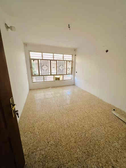 1-واقع حال (٥٠) المساحة (٤٠) يطلع على شارعين

2-ثلاث طوابق يحتوي على -استقبال-صاله -مطبخ —صحيات

مع ثلاث غرف نوم ✅

السعر :(١٢٧)

العنوان الشعب شارع الصحة خلف حسينية الرسول الاعضم 

شارع الكويتي 

للاستفسار .: ***********__***********
