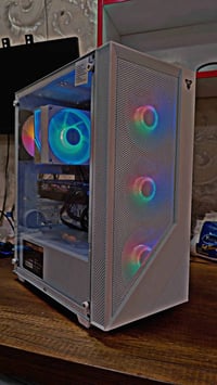 رايزن 5 2600 • RX 580 8G • 16GB رام