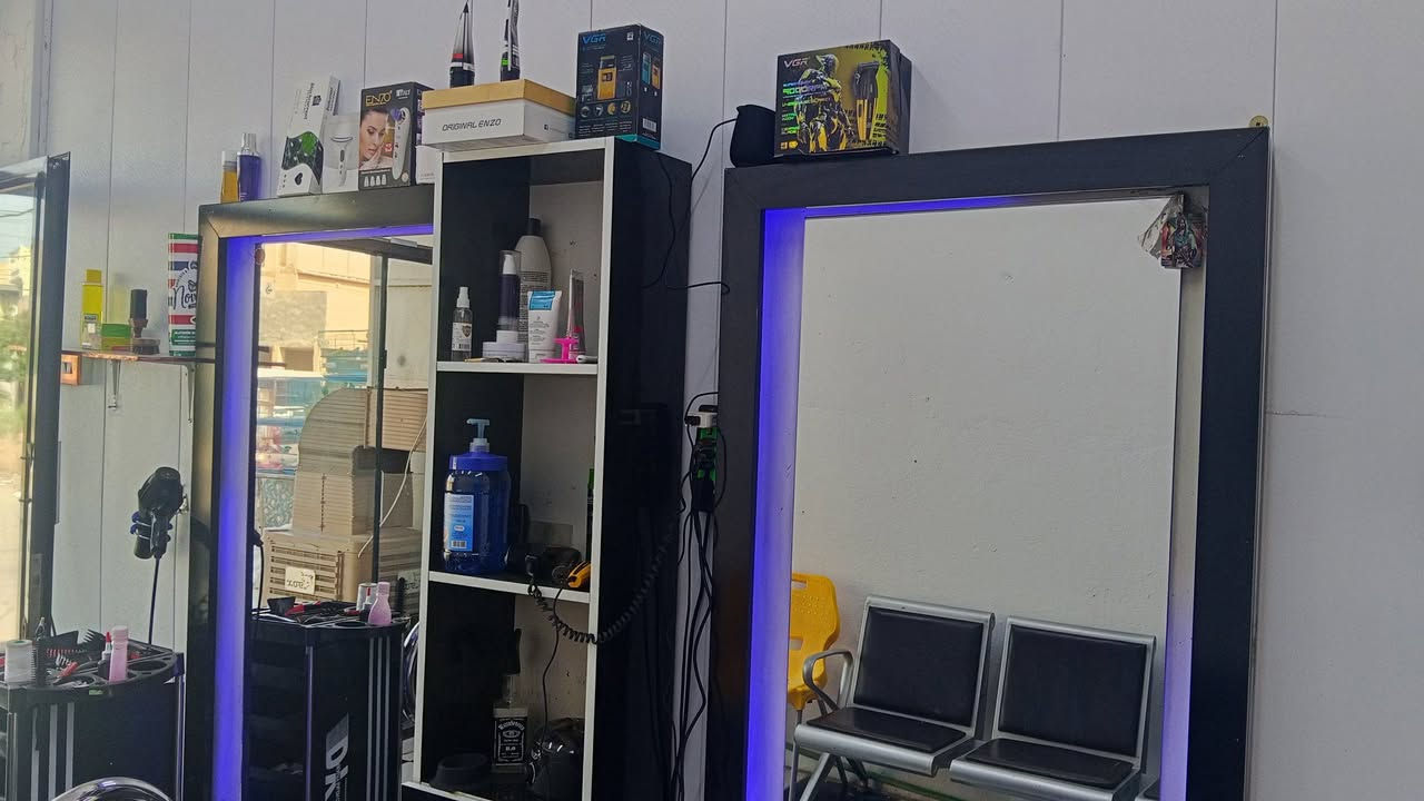 تم افتتاح كوافير وسام الخيكاني في شارع المركز مقابل فرع الزراعه كوافير متكامل سحب شعر تخصيل تحديد باليزر احدث القصات علما الحلاق ذو خبر وكفائه عاليه للأستفسار والحجز الأتصال على الرقم ***********او ***********
