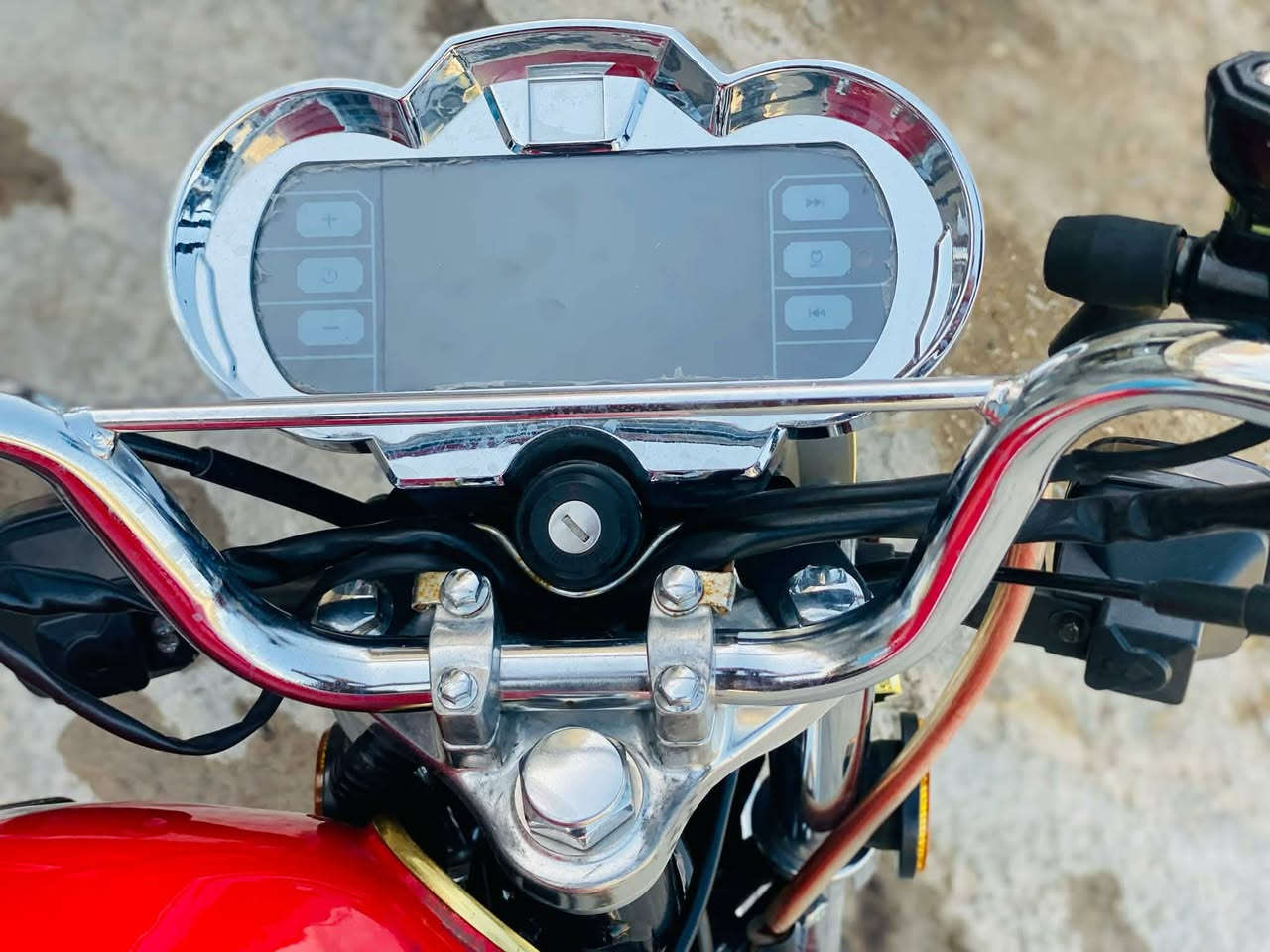 سيفان سونك 2024 شهر 9
أوراق كامله أصولي
مكينه مكفوله ماواصلتها سبانه
للبيع او مراوس بماكس عدله مزوده واخذ منه فرق
واتساب ***********
