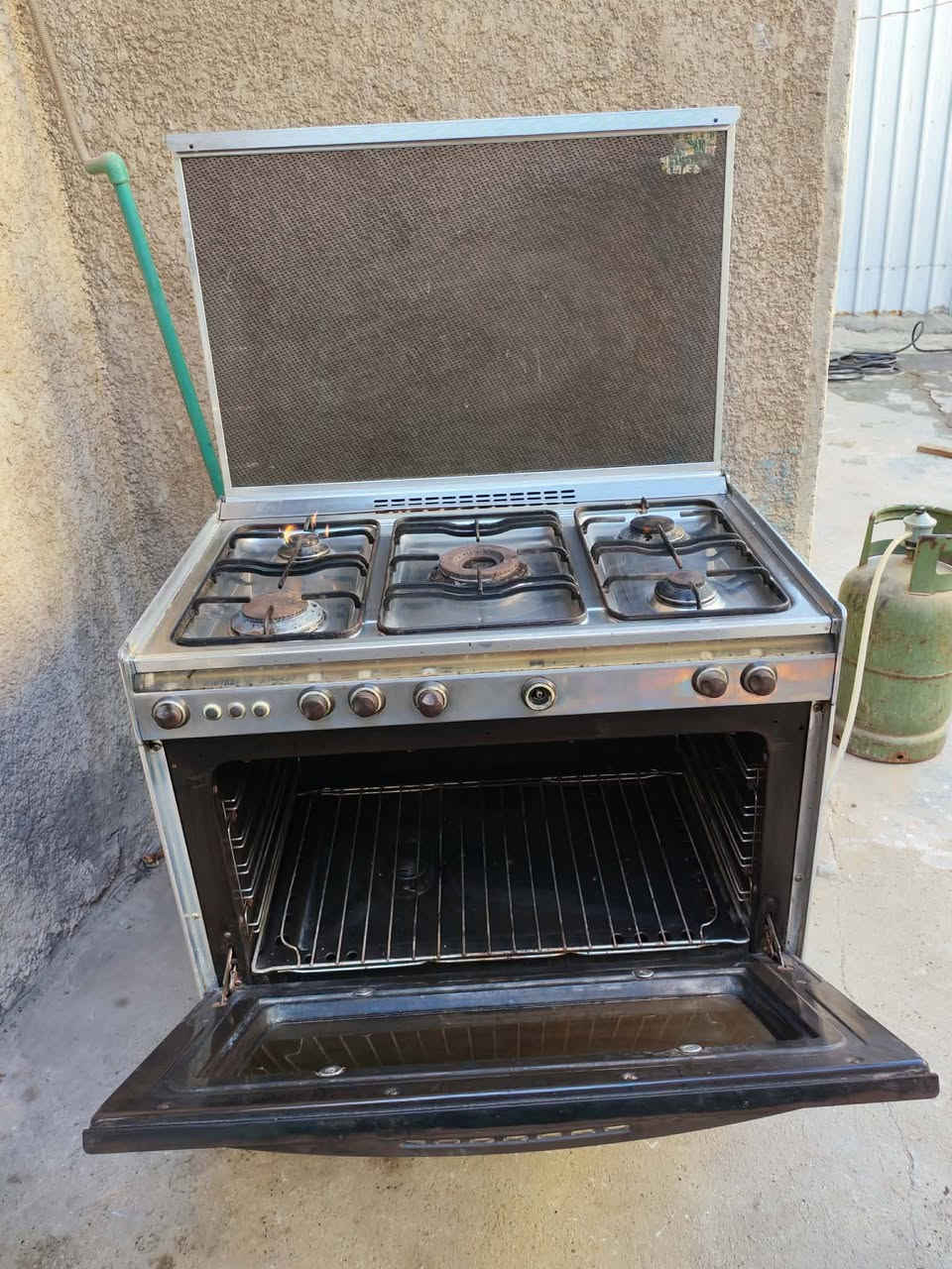 من بعد اذن الادمنية
طباخ كريازي مصري اصلي مستخدم  .  شغلة ونظافته مثل ما موضح بالصور السعر 150 الف المكان فلوجة   . 
للتواصل والاستفسار ***********
