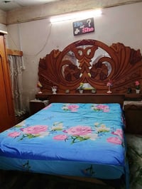 ورحمه الله وبركاته عندي غرفه نوم للبيع مستعمله ومناسبه اشوي بيه ضرر هي...
