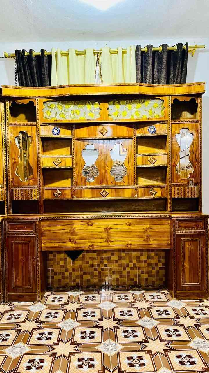 سلام عليكم للبيع غرف نوم هودج خشب صاج داخل وخارج بشرط 5 ملم  كنتور ملحق 6طابقين استخدم قليل عنوان الرمانه البعبيد سعر مليون 250 وبي مجال
*********** /واتساب
