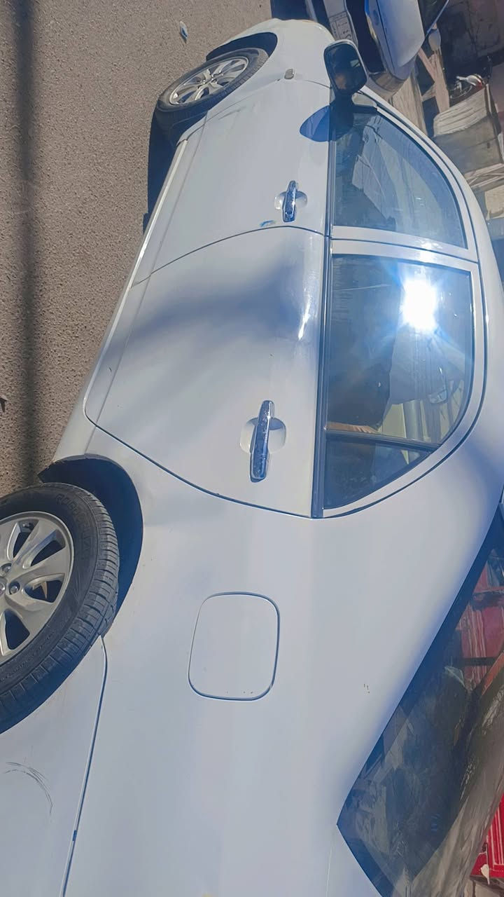 السلام عليكم من رخصة الادمن المحترم سياره بيوادي موديل 13اف ثري تخم تاير حداديه خلفيه جديده  اماميه تعبانة بيه حادث بابين يعني واكفه ونضربت وعندي صور الحادث مكانه ميسان بسم والدي عارضه 52وبيه مجال *********** بيع او مراوس
