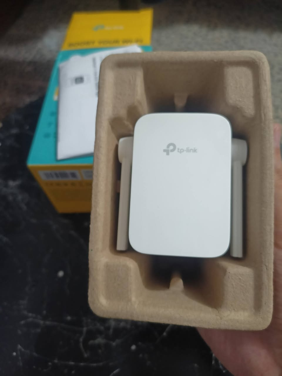 السلام عليكم اخوان 
مقوي اشارة من TP-link مستخدم اقل من شهر، شبه جديد

السعر 20 مع التوصيل


**إذا كنت صاحب هذا الإعلان وتريد حذفه لأي سبب، رجاءا أرسل رسالة إلى الدعم الفني**