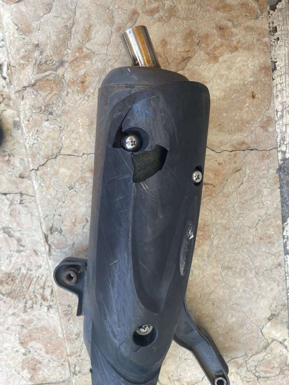 سلام عليكم صالنصه رياضي صجميه جيتي ار ام الحساس دبل بوشه مختومه سعر ١٠٠مكاني بغداد رقم ***********
