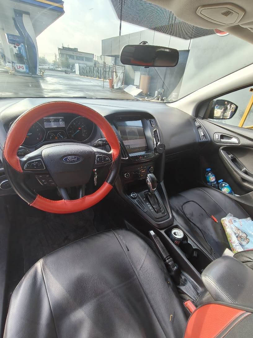 فۆرد فۆکس مۆدیل 2017
4پارچەی بۆیاغە  بێ ئێرباگ ئێرباگی سەلامەتە
یەک جەمپی خەفیفی هەیە لە پشتەوە 
*********** أربيل, العراق
