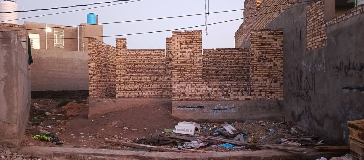 السلام عليكم هيكل للبيع قرب الساده البو خطه مساحته 230 متر للاستفسار
***********
