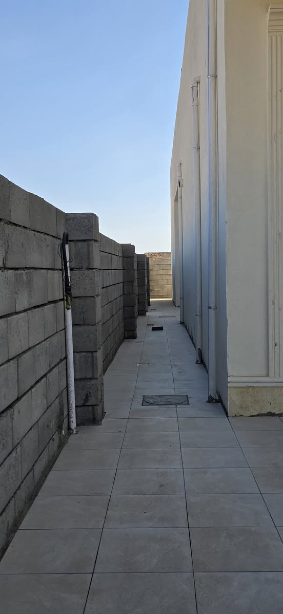 يوجد بيت للبيع في منطقة زنكورة يتكون من غرفتين وصاله ومطبخ حار وبارد وصاله وديوان وصحيات داخليه وخارجية مساحة البناء 250 المساحه الكلية 750 للإستفسار خاص


**إذا كنت صاحب هذا الإعلان وتريد حذفه لأي سبب، رجاءا أرسل رسالة إلى الدعم الفني**