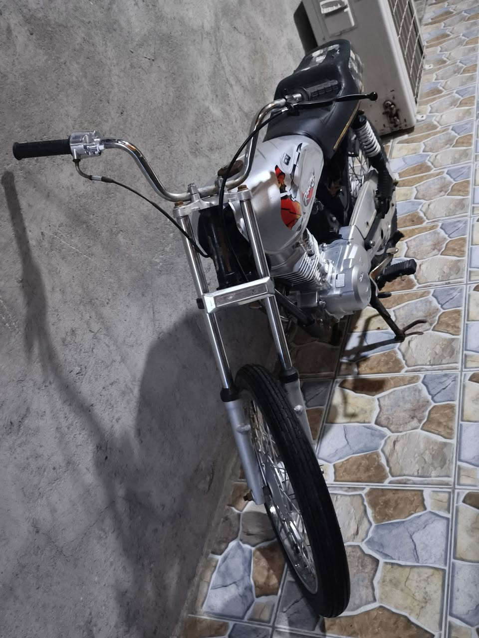 سلام عليكم دراجه ايراني ادوات كفاله من السرقه للبيع محرك نامه السعر ٥٢٥بيه مجال محرك نامه اصلي ما مفتوحة  ***********
