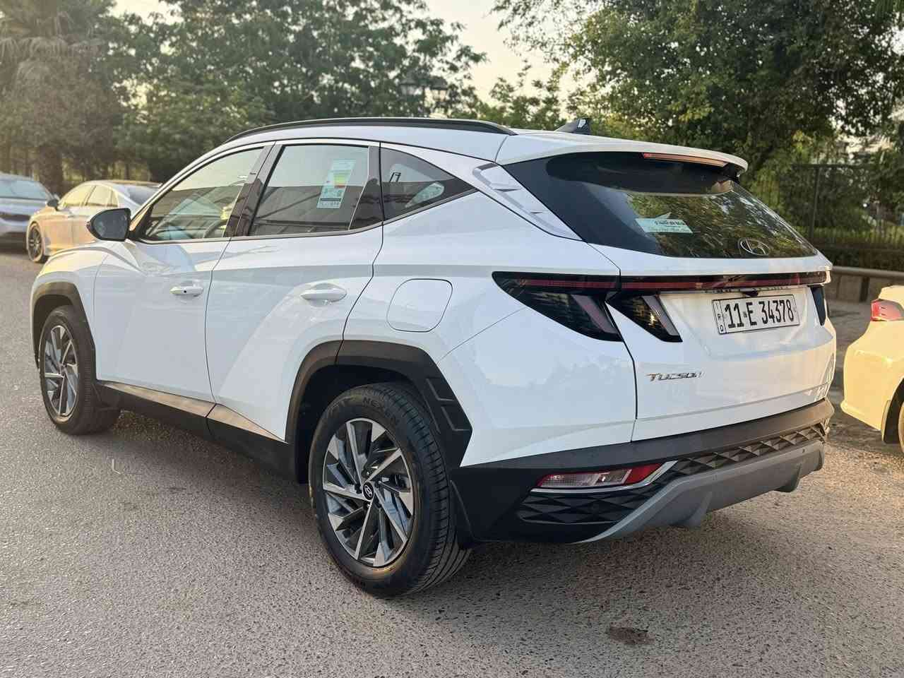 السلام عليكم 
هاي توسان 2024 خليجي بلاش⚪️
179$ وبيها مجال بسيط هم
بيها صبغ بسبب طخه بسيطه جدا
بين جاملغ ولبنيد وبدون ايرباك ولا دواخل
وبيها بارد قليل
الموصفات فول للاخير عدا فتحه
بصمه وسايد بريك بصمه
بردات خلفيه كشنات تدفئه 
داخل حمصي وكشنات كهرباء
مودات قياده وشاشه ديجتل
هواي موصفات بيها
محرك 2000 دوش
مكانها بغداد البياع
***********
بي وتساب
