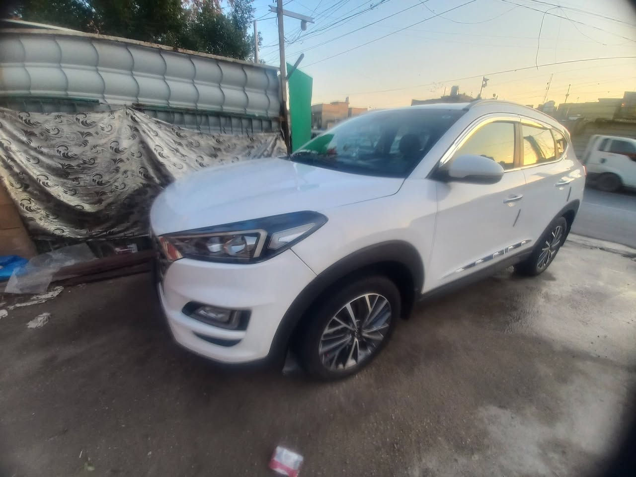 السلام عليكم توسان خليجيه شركه القاصد باسمي ماشي 94 سعر 180 ***********
