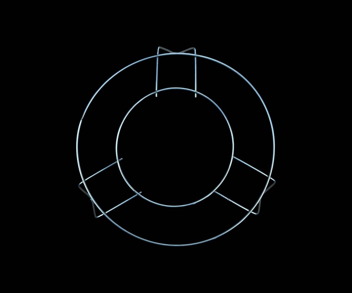 قلاية هوائية بومان سعة كبيرة 8 لتر – شاشة لمس LCD – قدرة 2400 واط

الاستخدامات

طهي المقليات الصحية بدون زيت مثل الدجاج، البطاطس، السمك، البروستد، والناجتس.

تحضير المخبوزات الخفيفة مثل الكيك، المافن، السمبوسة، والكرواسون.

إعادة تسخين الطعام بطريقة تمنحه قرمشة أفضل من المايكروويف.

شيّ اللحوم والخضروات بسرعة وبمذاق صحي.

مناسبة للعائلات، العزائم، والمناسبات بفضل سعتها الكبيرة.

المميزات

سعة ضخمة 8 لتر مناسبة للعائلة وتسمح بطهي كميات كبيرة دفعة واحدة.

قدرة عالية 2400 واط لتوزيع حرارة سريع ومتجانس.

شاشة لمس LCD للتحكم بالوقت والحرارة بسهولة.

غلاف خارجي أنيق بلون أسود مع لمسات ذهبية.

وظائف متعددة لعدة أنواع من الطعام (دجاج، بطاطس، مخبوزات، لحم…).

تحكم حراري دقيق من 80°C حتى 200°C.

مؤقت إلكتروني للتحكم الأوتوماتيكي بوقت الطهي.

سلة داخلية قابلة للفصل لسهولة التنظيف.

تشغيل صحي بدون زيت للحفاظ على نكهة الطعام بكمية دهون أقل.

تصميم آمن مزوّد بقاعدة ثابتة لمنع الانزلاق أثناء التشغيل.

نوع القابس: أوروبي ثنائي مع أرضي.

طول السلك: 70 سم.

محتويات الصندوق

قلاية بومان الهوائية 8 لتر.

سلة الطهي الداخلية.

شبكة معدنية ملحقة للخبزالشوي.

دليل الاستخدام.

الملاحظات

أبعاد الكارتون: طول 30 × عرض 30 × ارتفاع 35 سم.

مناسبة للجهد الكهربائي 220–240V  50–60Hz.

يفضّل عدم غسل الجزء الخارجي بالماء مباشرة (يمسح بفوطة).

السلة الداخلية قابلة للتنظيف بسهولة بالماء والصابون.