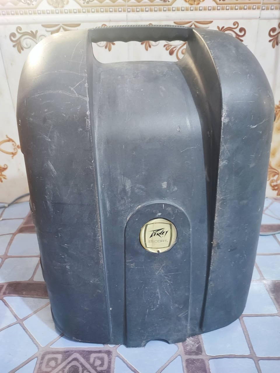 سماعة مال باله 10 ماركةpeavey escort صناعة امريكيه.  شغاله السعر 55 مع التوصيل لجميع  ***********
